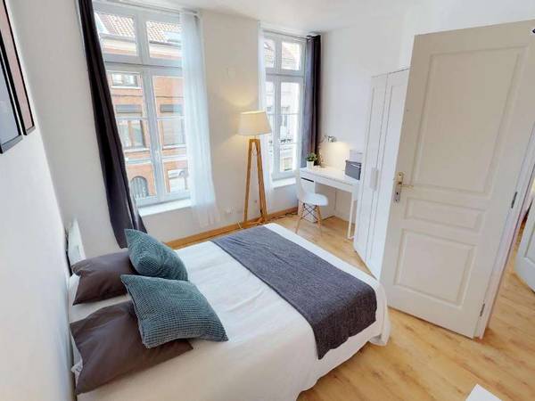 Coliving / Appartement 6 pièces de 71 m², Lille, Rue Esquermoise / Photo 2