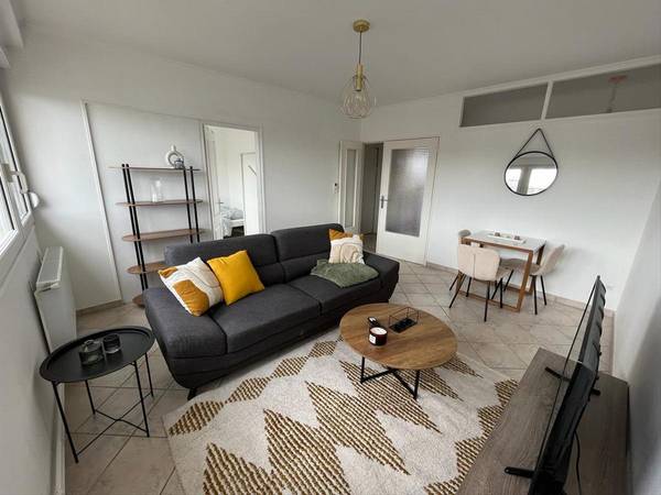 Colocation / Appartement 4 pièces de 75 m², Metz, Rue du Père Scheil / Photo 2