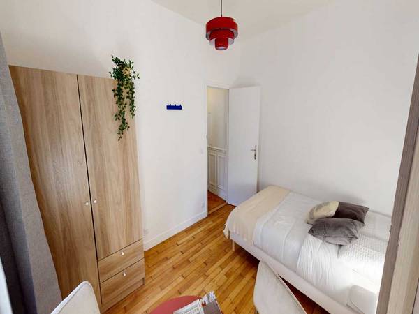 Colocation / Appartement 3 pièces de 50 m², Paris, Cité Condorcet / Photo 2