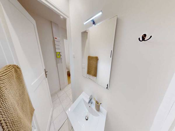Colocation / Appartement 3 pièces de 50 m², Paris, Cité Condorcet / Photo 8
