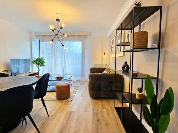 Colocation / Appartement 5 pièces de 107 m², Grenoble, Avenue Rhin Et Danube / Photo 2