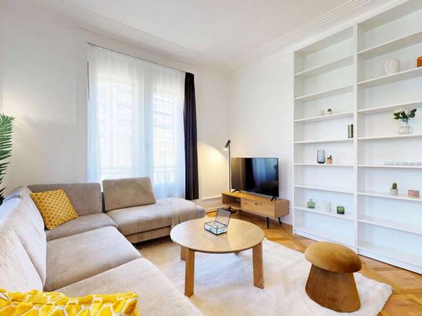 Colocation / Appartement 6 pièces de 180 m², Genève, Rue de Lyon / Photo 2