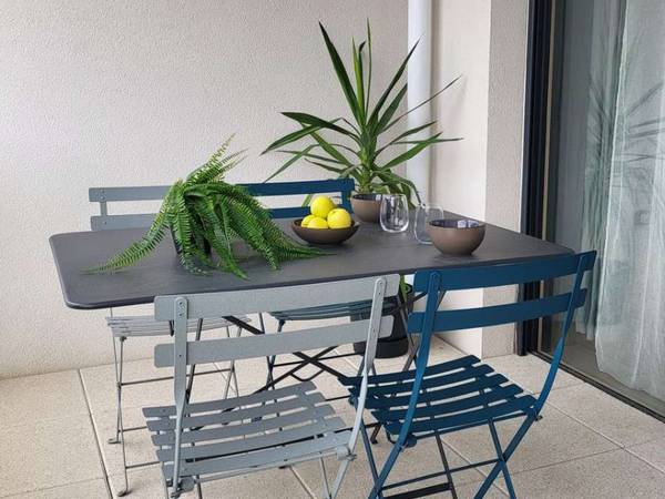 Location / Appartement 3 pièces de 65 m², Bron, Rue Julien Baudrand / Photo 9