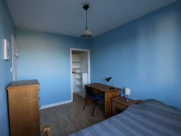 Colocation / Appartement 4 pièces de 65 m², Grenoble, Rue Federico Garcia Lorca / Photo 7