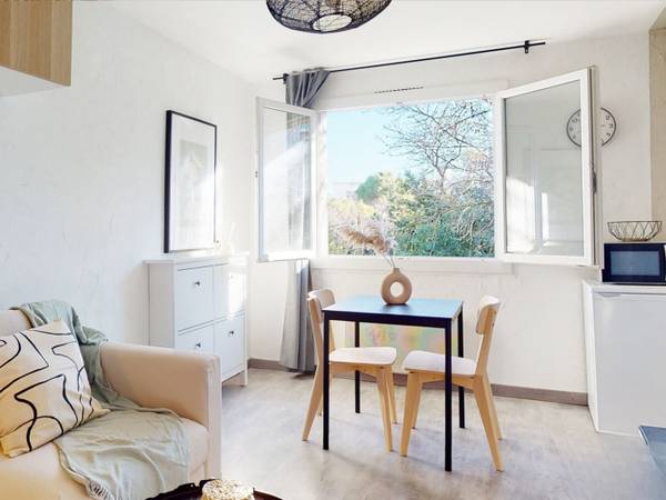 Location / Appartement 1 pièce de 19 m², Montpellier, Rue des Citronniers / Photo 2