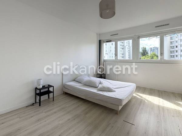 Colocation / Appartement 4 pièces de 82 m², Créteil / Photo 2