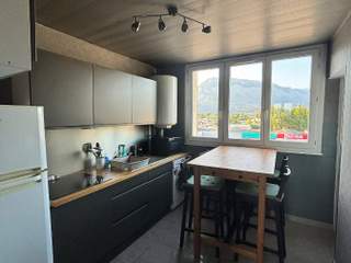 Room share / 5 rooms apartment · 70 m², Saint-Martin-d'Hères, Avenue Gabriel Peri
