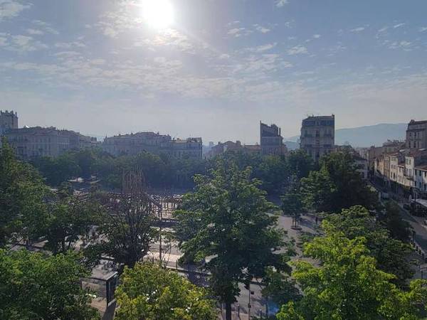 Sous-location / Appartement 8 pièces de 150 m², Marseille, Place Jean Jaurès / Photo 2
