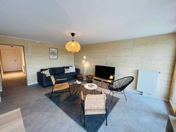 Colocation / Appartement 9 pièces de 106 m², Caluire-et-Cuire, Place Victor Basch / Photo 2