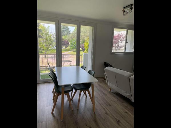 Colocation / Appartement 4 pièces de 66 m², Cholet, Passage Lyautey / Photo 2