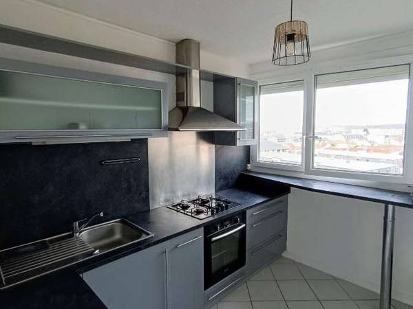 Colocation / Appartement 5 pièces de 85 m², Tarbes, Rue Henri Rol Tanguy / Photo 2