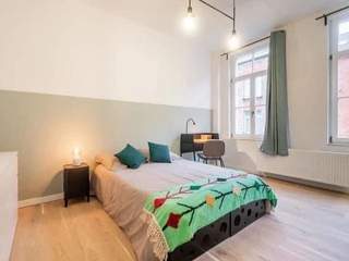 Colocation / Maison 5 pièces de 80 m², Etterbeek, Rue Colonel Van Gele