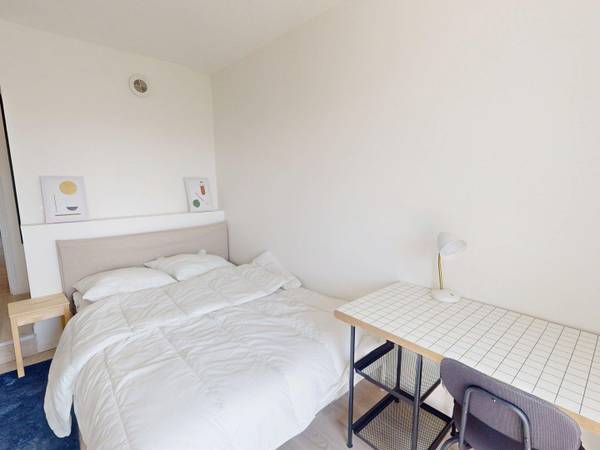 Colocation / Appartement 5 pièces de 81 m², Créteil, Boulevard Montaigut / Photo 2