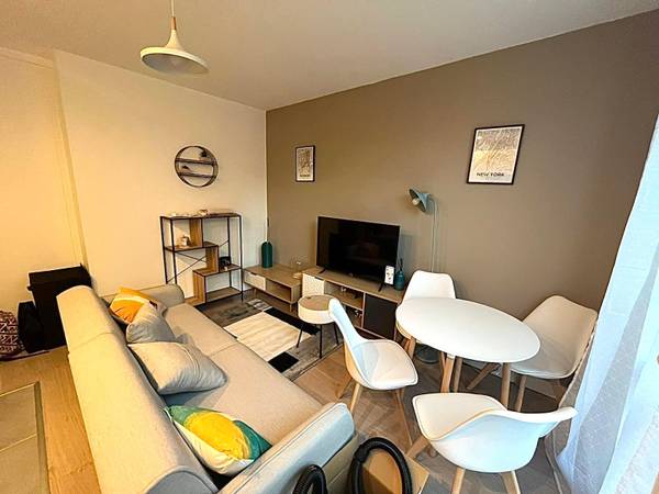 Colocation / Appartement 4 pièces de 56 m², Villejuif, Rue de Chevilly / Photo 2