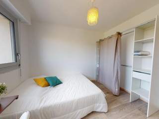 Colocation / Appartement 6 pièces de 95 m², Vénissieux, Avenue Marcel Cachin