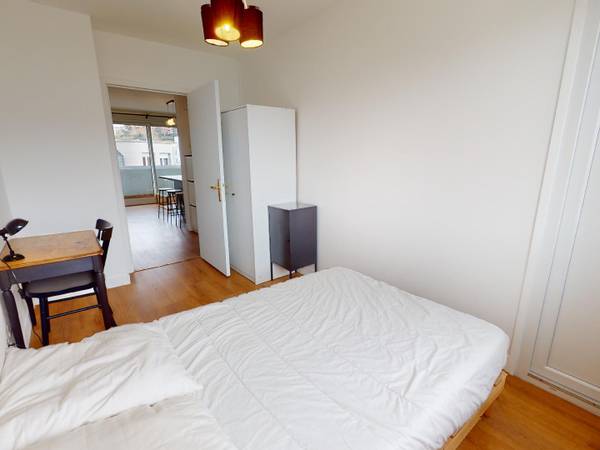 Colocation / Appartement 4 pièces de 57 m², Clermont-Ferrand, Rue des Prés Bas / Photo 2