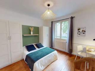 Colocation / Appartement 5 pièces de 65 m², Paris, Rue Louis Codet
