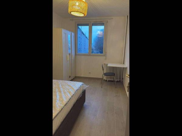 Colocation / Appartement 5 pièces de 80 m², Villejuif, Rue Henri Barbusse / Photo 5