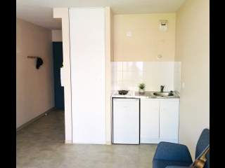 Affitto / 1 room residence · 19 m², Troyes, Rue William Cotton