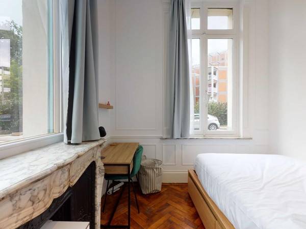 Colocation / Appartement 16 pièces de 384 m², Lille, 204 Rue du Faubourg de Roubaix, / Photo 11