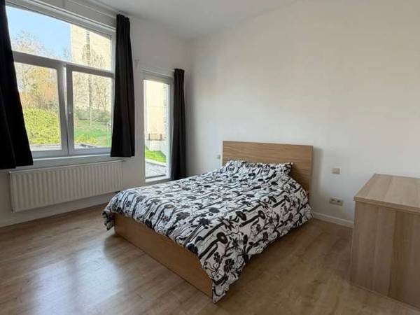 Colocation / Appartement 6 pièces de 200 m², Ixelles, Rue Veydt / Photo 2