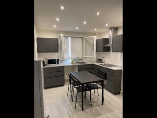 Room share / 3 rooms apartment · 80 m², Villeurbanne, Rue Edouard Aynard