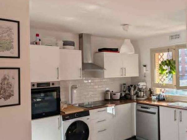 Sous-location / Immeuble 2 pièces de 65 m², Aubervilliers, Rue des Postes / Photo 2