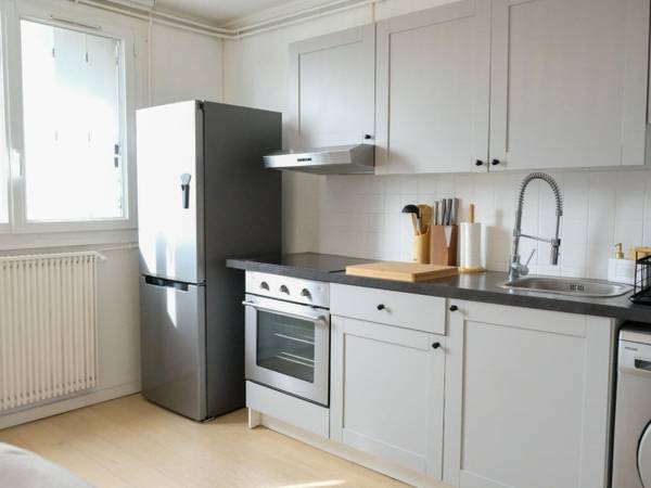Location / Appartement 4 pièces de 66 m², Bordeaux, Cours Edouard Vaillant / Photo 2
