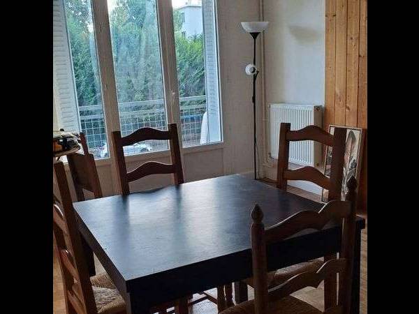 Colocation / Appartement 4 pièces de 70 m², Saint-Martin-d'Hères, Rue Jean Moulin / Photo 3