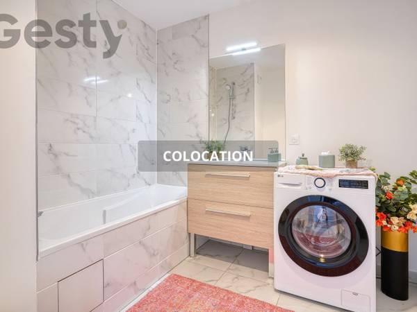 Colocation / Appartement 3 pièces de 65 m², Le Blanc-Mesnil, Avenue Aristide Briand / Photo 2