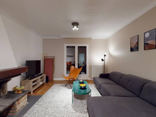 Colocation / Appartement 9 pièces de 200 m², Montreuil, 113 Rue des Blancs Vilains, / Photo 2