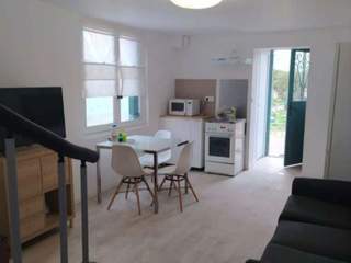 Room share, 4 rooms house, Villeurbanne