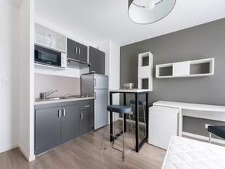 Rental / 2 rooms residence · 31 m², Montpellier, 51 Rue de la Piscine