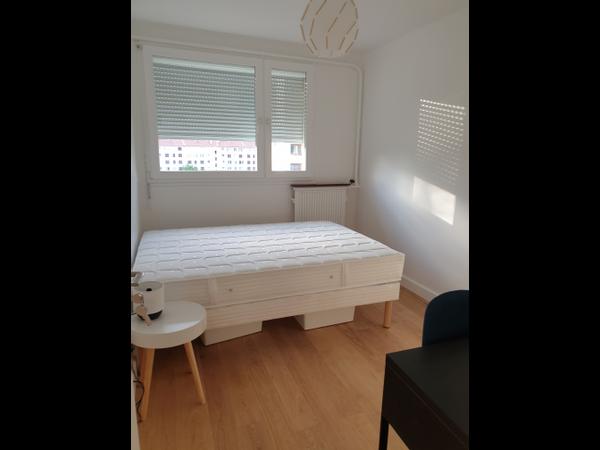 Colocation / Appartement 3 pièces de 48 m², Nanterre, Rue du Bois / Photo 2