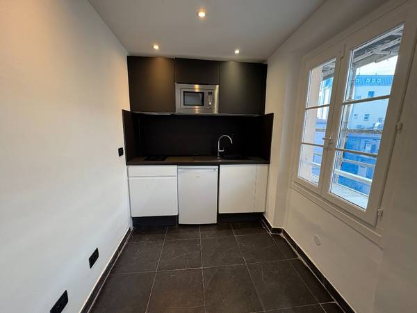 Location / Appartement 2 pièces de 25 m², Nice, Rue Massena / Photo 2
