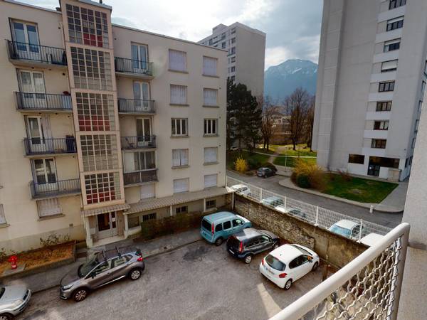 Location / Appartement 3 pièces de 51 m², Grenoble, Rue Henri Dunant / Photo 2