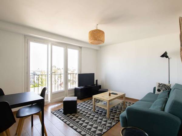 Location / Appartement 5 pièces de 73 m², Mérignac, Avenue Jean Cocteau / Photo 2