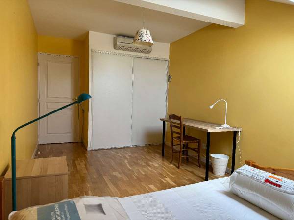 Chambre pour étudiant / Duplex 5 pièces de 150 m², Villeurbanne, Rue Louis Becker / Photo 2