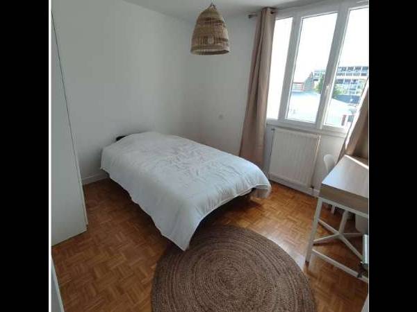 Colocation / Appartement 3 pièces de 66 m², Saint-Martin-d'Hères, Rue Alphonse Allais / Photo 3