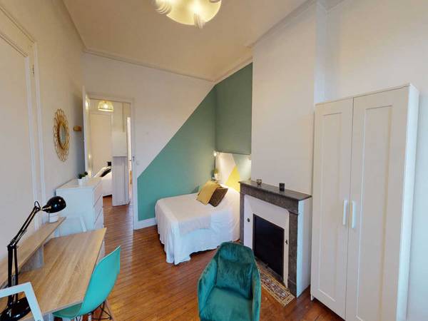 Colocation / Appartement 8 pièces de 230 m², Bordeaux, Rue Charles Monselet / Photo 2