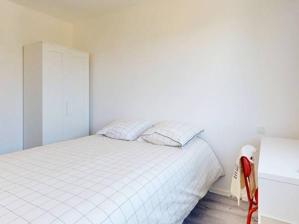 Flatsharing / 2-bedroom flat · 25 m², Rennes, Square Yves Montand, 35000 Rennes, France / Photo 11