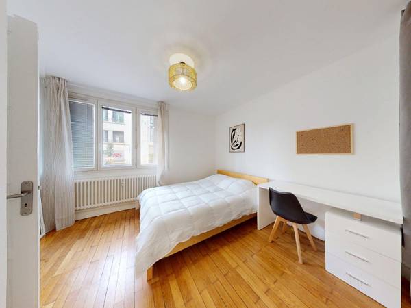 Colocation / Appartement 7 pièces de 107 m², Villeurbanne, Rue Paul Verlaine / Photo 2