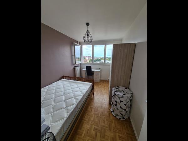 Location / Appartement 4 pièces de 71 m², Toulouse, Rue Paul Decamps / Photo 2