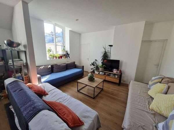 Colocation / Appartement 3 pièces de 90 m², Paris, Rue Chapon / Photo 2