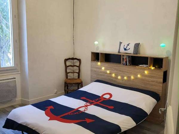 Coliving / Maison 5 pièces de 100 m², Marseille, Place de l'Eglise - F. Maleterre / Photo 2