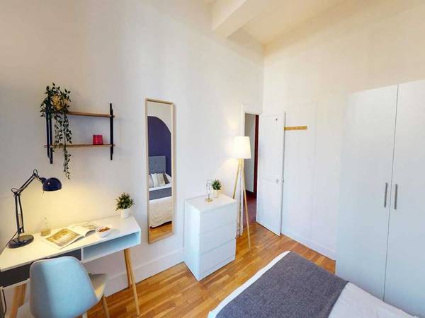 Colocation / Appartement 4 pièces de 100 m², Paris, Quai d'Anjou 75004 / Photo 2