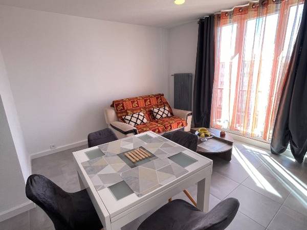 Colocation / Appartement 3 pièces de 57 m², Roanne, Rue des Eparges / Photo 2