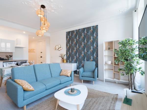 Colocation / Appartement 6 pièces de 107 m², Toulon, Rue Picot / Photo 2