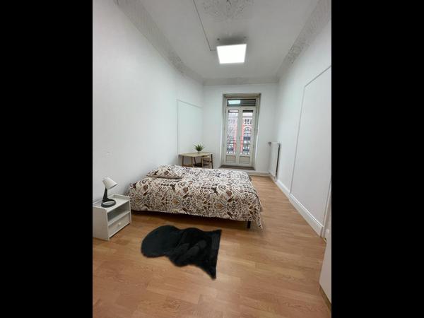 Colocation / Appartement 4 pièces de 88 m², Strasbourg, Avenue de la Forêt-Noire / Photo 2