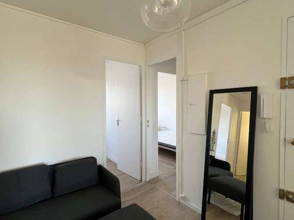 Colocation / Appartement 5 pièces de 68 m², Bron, Avenue Pierre Brossolette / Photo 4